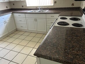 701 W Evanston Cir in Fort Lauderdale, FL - Building Photo - Building Photo