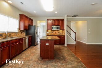 3833 Tonsley Pl in High Point, NC - Building Photo - Building Photo