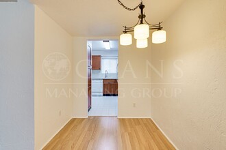 60 Vining Ct in Ormond Beach, FL - Foto de edificio - Building Photo
