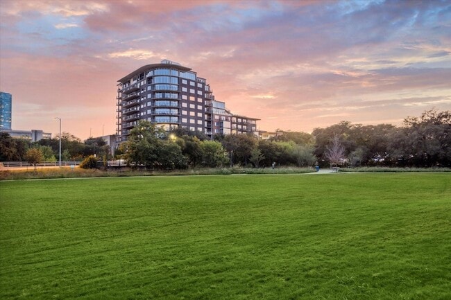 901 W 9th St, Unit 401 in Austin, TX - Building Photo - Building Photo