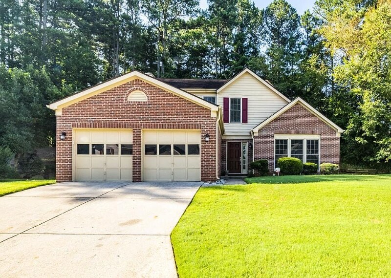 4947 Clubgreen Summit in Stone Mountain, GA - Building Photo