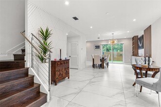 10373 NW 68th Terrace in Doral, FL - Building Photo - Building Photo