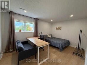 926 Fletcher Cir in Ottawa, ON - Building Photo - Building Photo