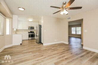 4423 Honeycomb Dr in Las Vegas, NV - Building Photo - Building Photo