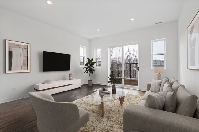 1952 W Ohio St in Chicago, IL - Foto de edificio - Building Photo