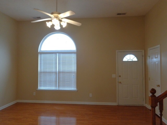 884 Pin Oak Dr in Nashville, TN - Foto de edificio - Building Photo