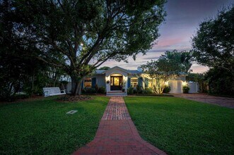 302 NW 16th St in Delray Beach, FL - Foto de edificio - Building Photo