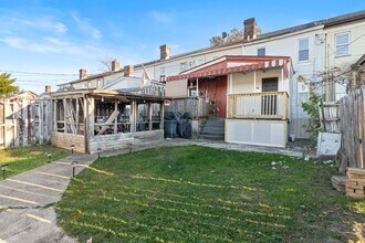 605 E 19th Ave in Munhall, PA - Building Photo - Building Photo