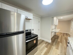 16 Avon St in Manchester, NH - Building Photo - Building Photo