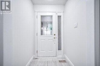 24 Muster Ct in Markham, ON - Building Photo - Building Photo