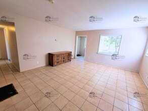 226 Ammunition Rd in Fallbrook, CA - Building Photo - Building Photo