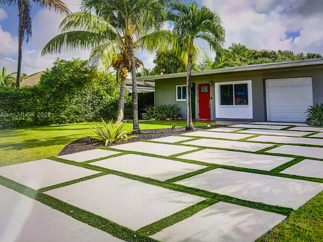 property at 1516 SW 30th Ave