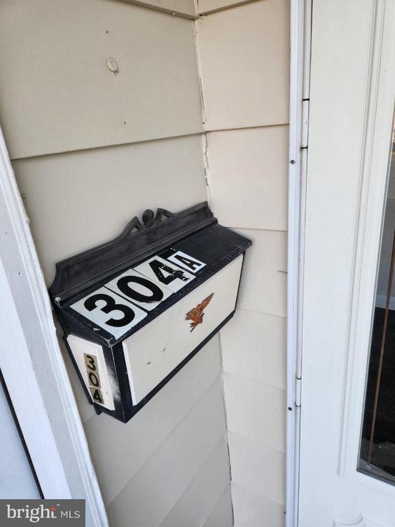 property at 304 W Evesham Rd