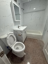 99-14 43rd Ave in Queens, NY - Foto de edificio - Building Photo