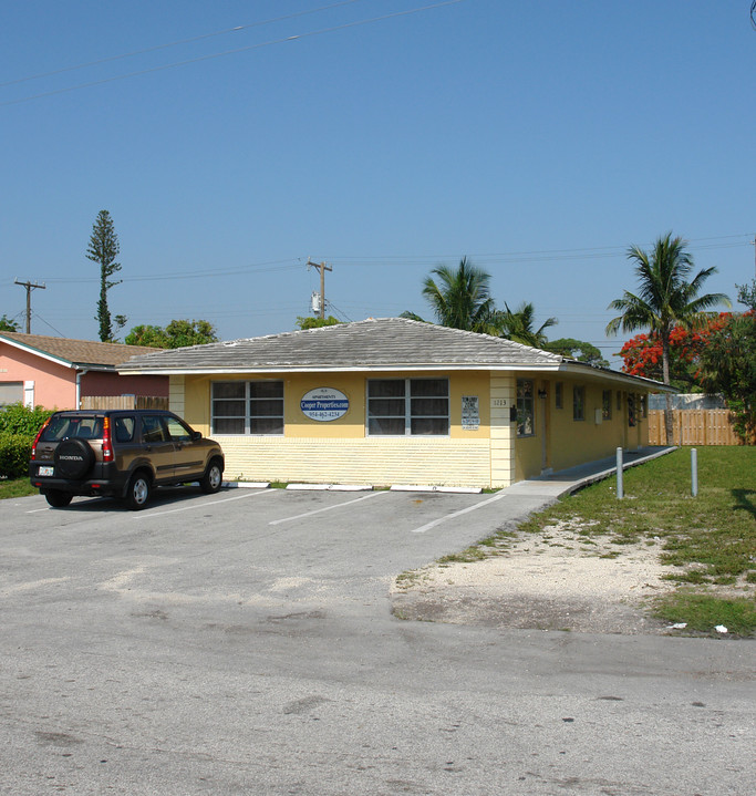 1213-1215 NW 5th Ave in Fort Lauderdale, FL - Building Photo