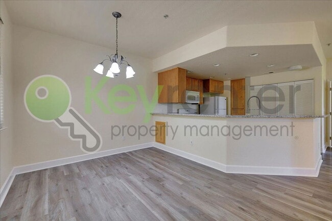 1501 Secret Ravine Pkwy in Roseville, CA - Building Photo - Building Photo