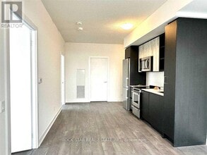 251 Manitoba St in Toronto, ON - Building Photo - Building Photo