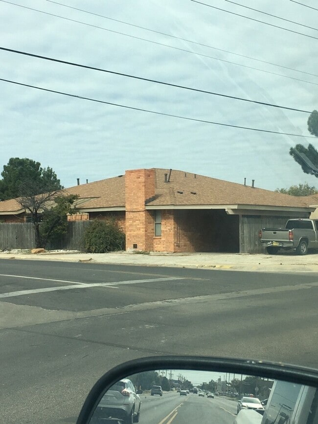 property at 4023 N Grimes St
