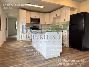 4610 S American Lake Blvd in Tacoma, WA - Building Photo - Building Photo