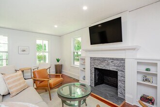 68 Buell Ln in East Hampton, NY - Foto de edificio - Building Photo