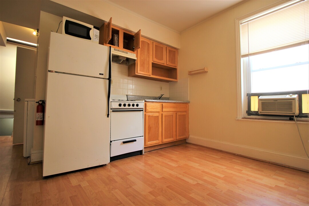 1715 N 17th St, Unit 1 in Philadelphia, PA - Building Photo