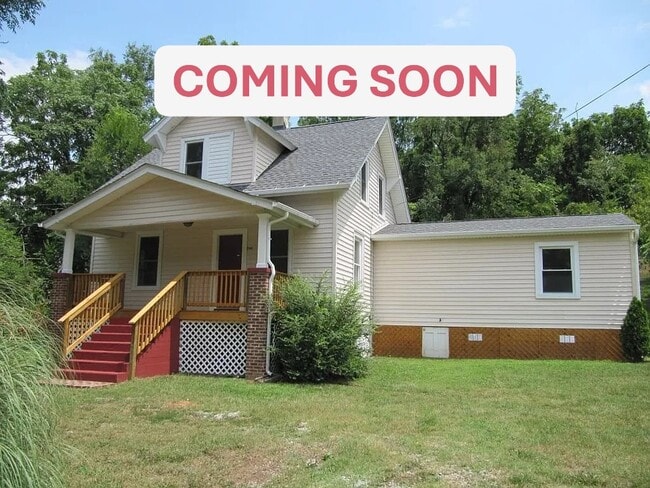 property at 2141 Hollins Rd NE