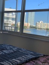 3948 NE 169th St-Unit -403 in North Miami Beach, FL - Foto de edificio - Building Photo