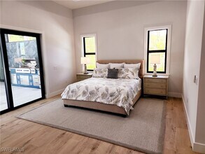 1125 Oakes Blvd in Naples, FL - Building Photo - Building Photo