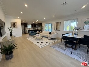 3917 Dwiggins St in Los Angeles, CA - Building Photo - Building Photo