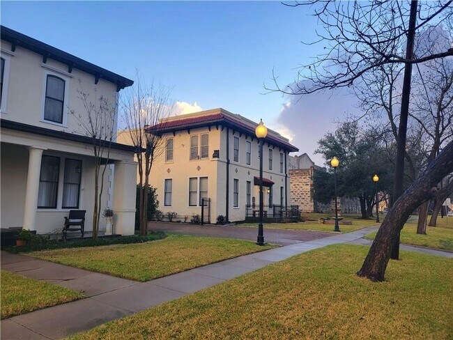 514 E University Ave-Unit -2 in Georgetown, TX - Building Photo - Building Photo