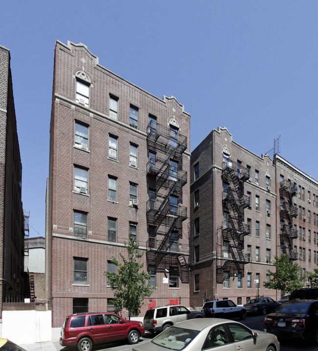 2683 Morris Ave in Bronx, NY - Foto de edificio - Building Photo