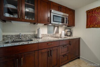 223 Saratoga Rd in Honolulu, HI - Building Photo - Building Photo