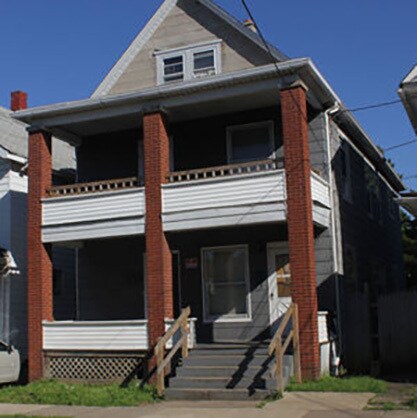 721 E 24th St, Unit 2nd Floor in Erie, PA - Foto de edificio