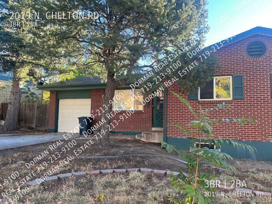 2019 N Chelton Rd in Colorado Springs, CO - Foto de edificio