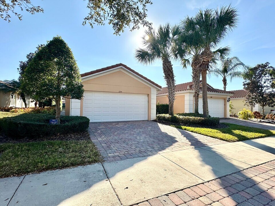 12244 Pescara Ln in Orlando, FL - Building Photo