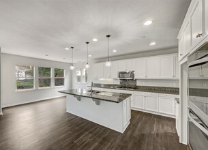 32676 Quiet Trail Dr in Winchester, CA - Building Photo - Building Photo
