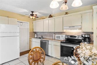 221 SE 9th Ave in Pompano Beach, FL - Building Photo - Building Photo