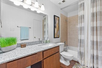 Winchester Place in Houston, TX - Building Photo - Interior Photo