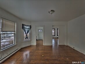 64 Wood St in Waterbury, CT - Building Photo - Building Photo