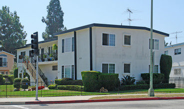 10901 Jefferson Blvd in Culver City, CA - Building Photo - Building Photo