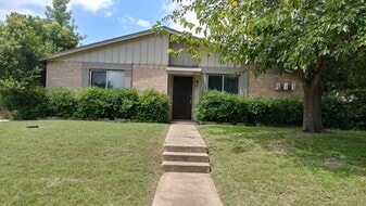 503 Dean Ct in Duncanville, TX - Building Photo
