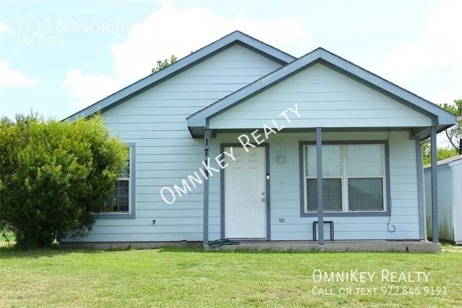 1713 Manor Garden Curve in Greenville, TX - Building Photo