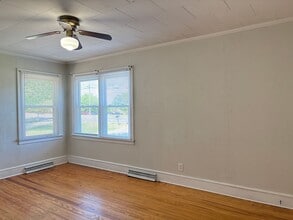 1122 E Fairfield Rd in High Point, NC - Building Photo - Building Photo