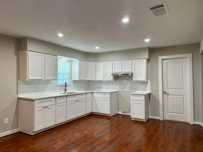 property at 1810 Edgewood St