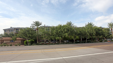 Biltmore Square Apartments in Phoenix, AZ - Building Photo - Building Photo