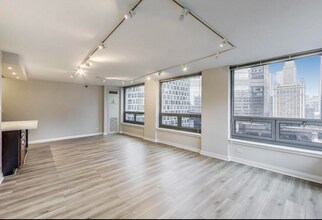 440 N Wabash Ave in Chicago, IL - Building Photo - Building Photo