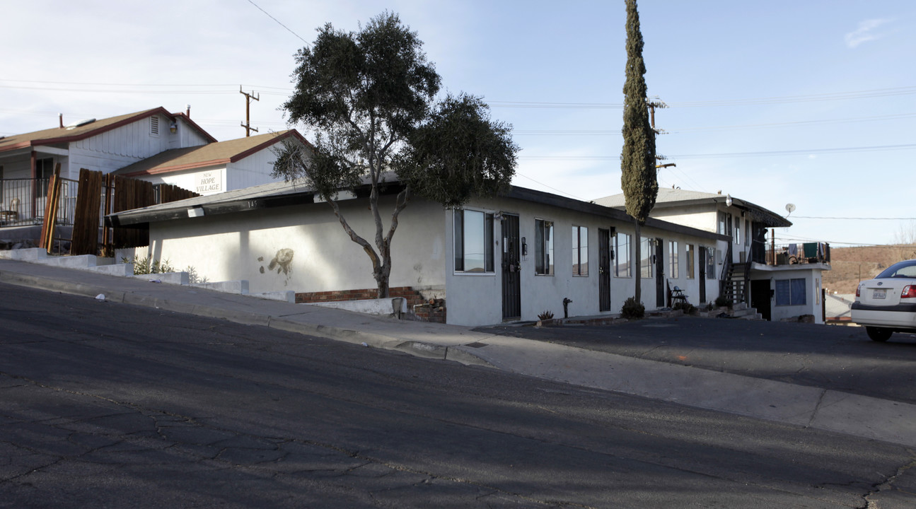 145 W Fredricks St in Barstow, CA - Building Photo