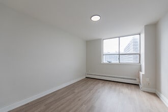 Centennial Towers in Toronto, ON - Building Photo - Interior Photo