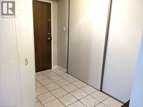 3227 King St E in Kitchener, ON - Building Photo - Building Photo