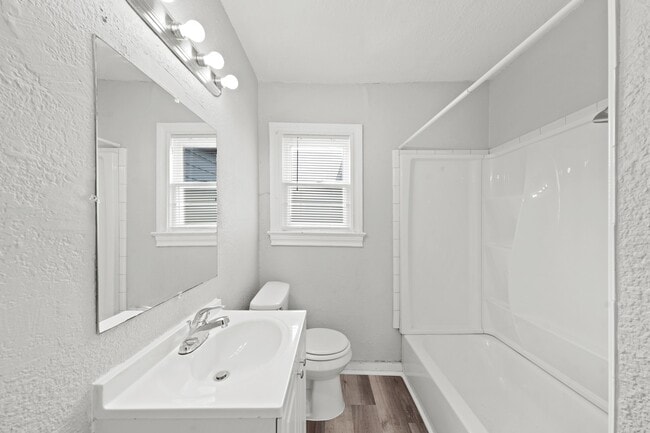 property at 1721 W 5th St